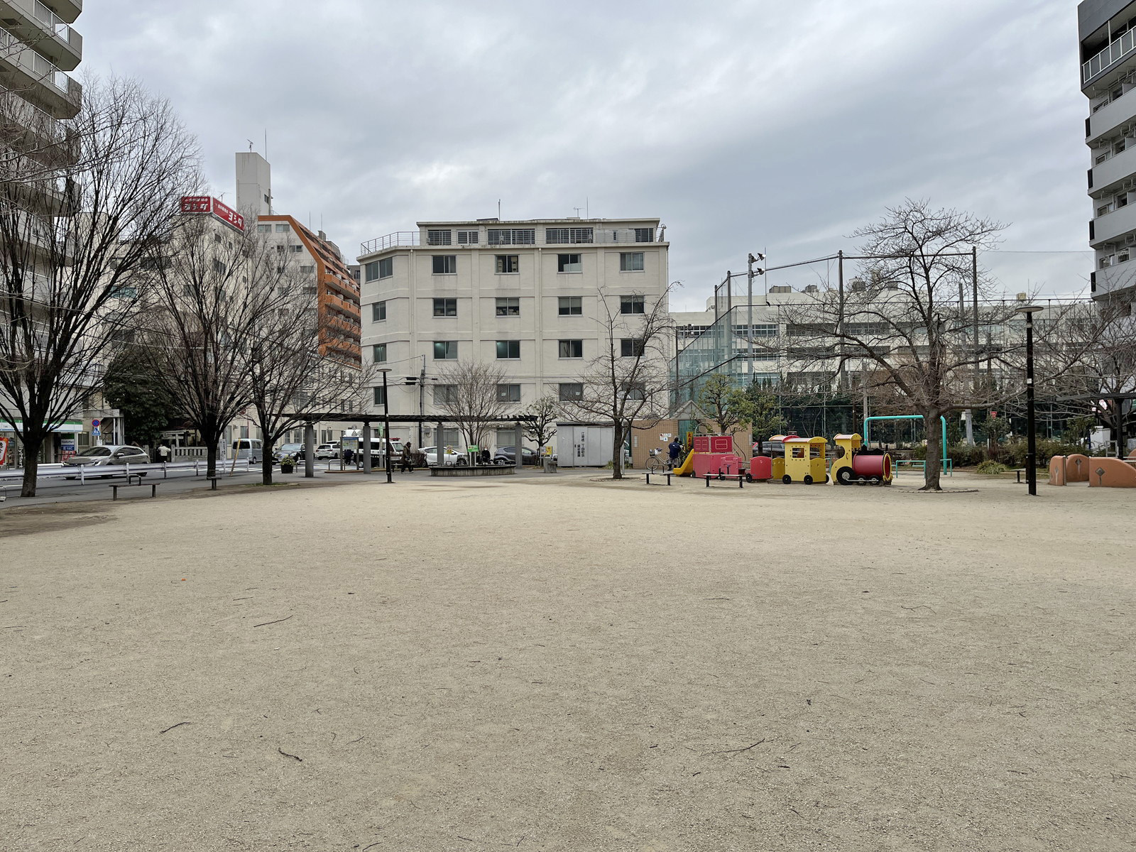 徒歩1分の江東橋公園