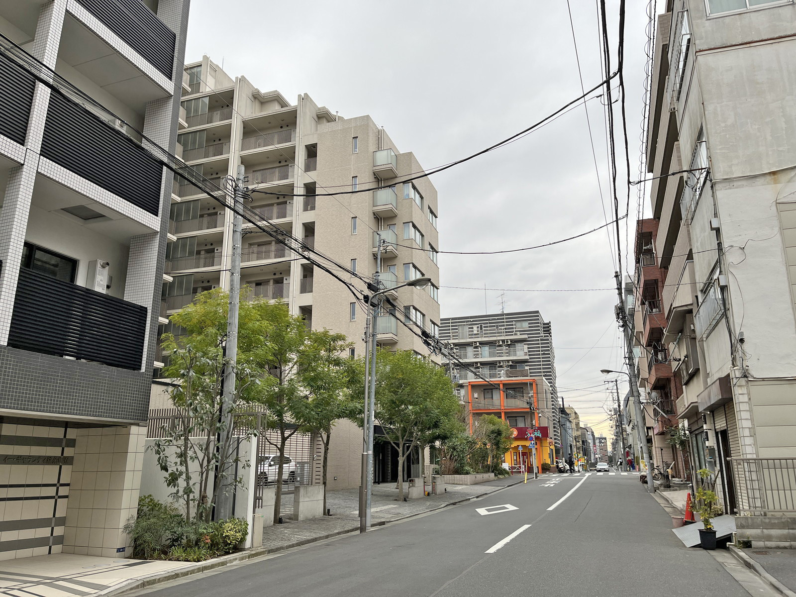 三喜ビル前面通り