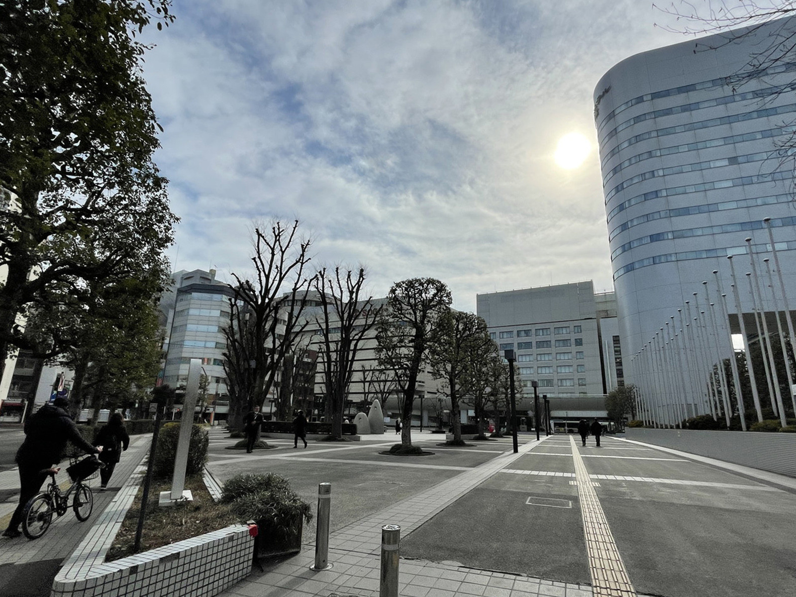 IDA TECHNOS 9前面の鐘塚公園