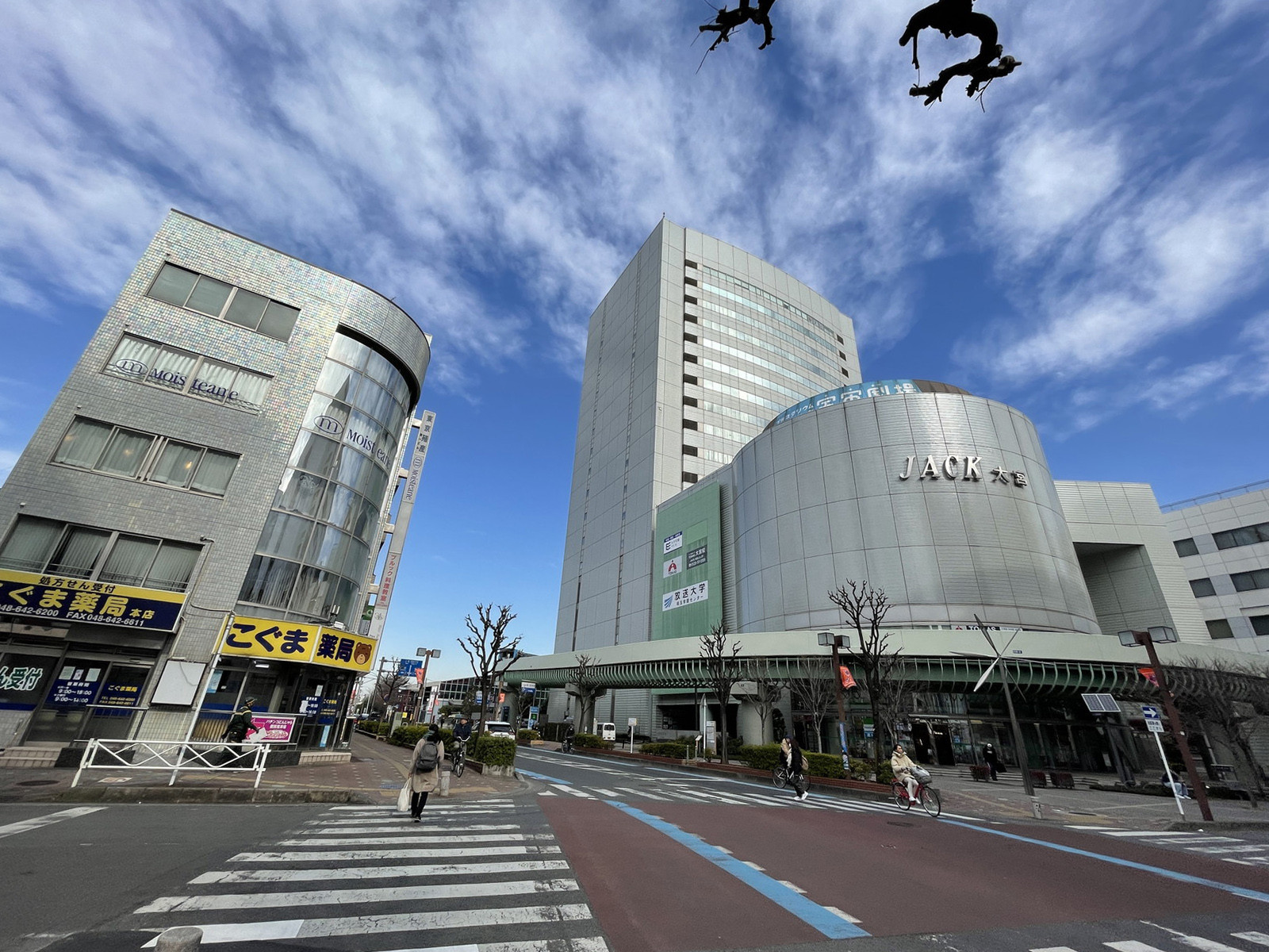 シンメイ桜木ビル前面の通り