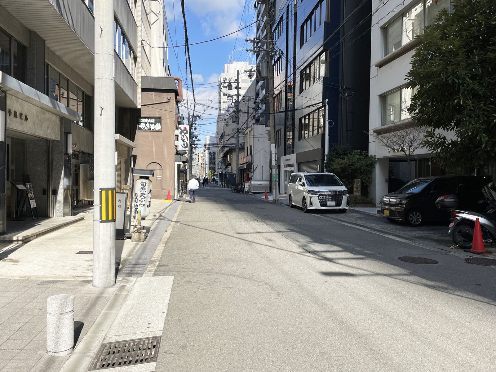ピカソ備後町ビル前面の通り