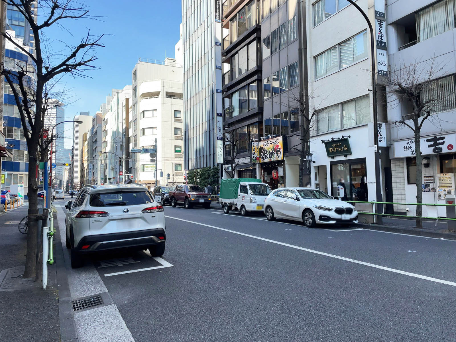 須田ビル前面の通り
