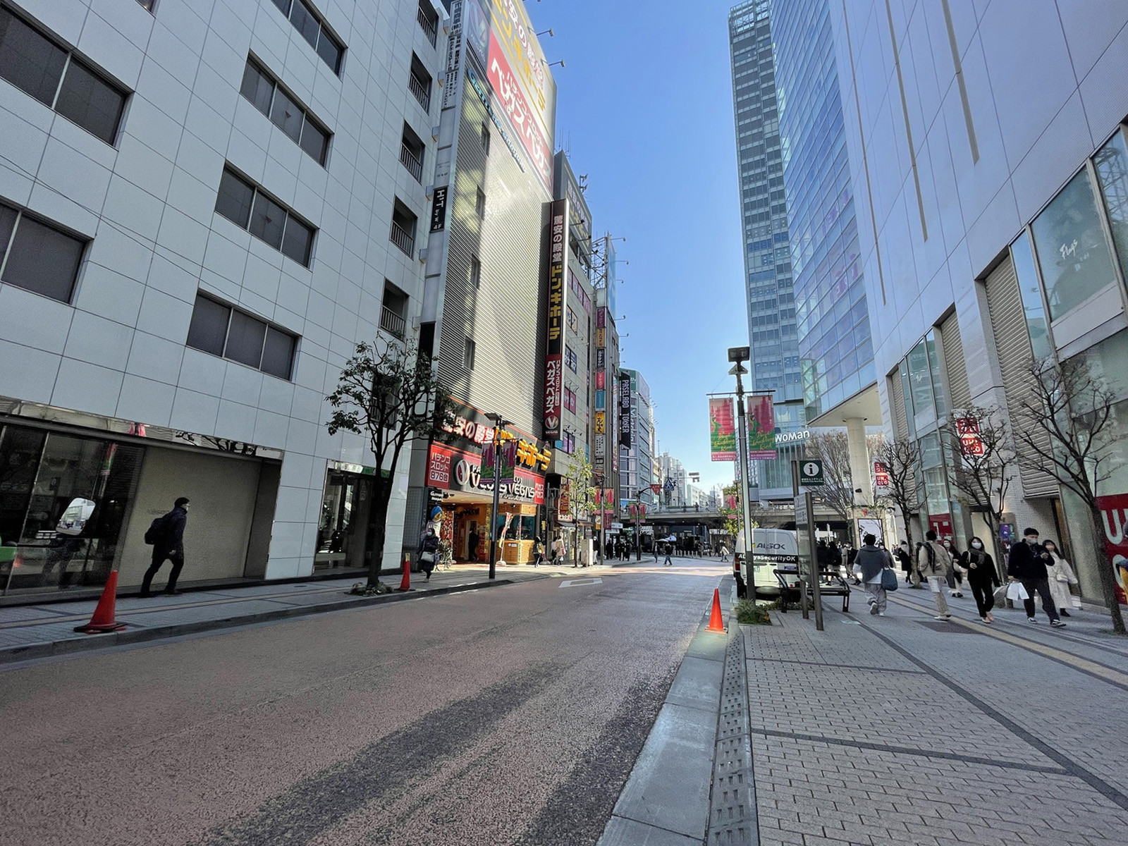 市嶋ビル前面の通り