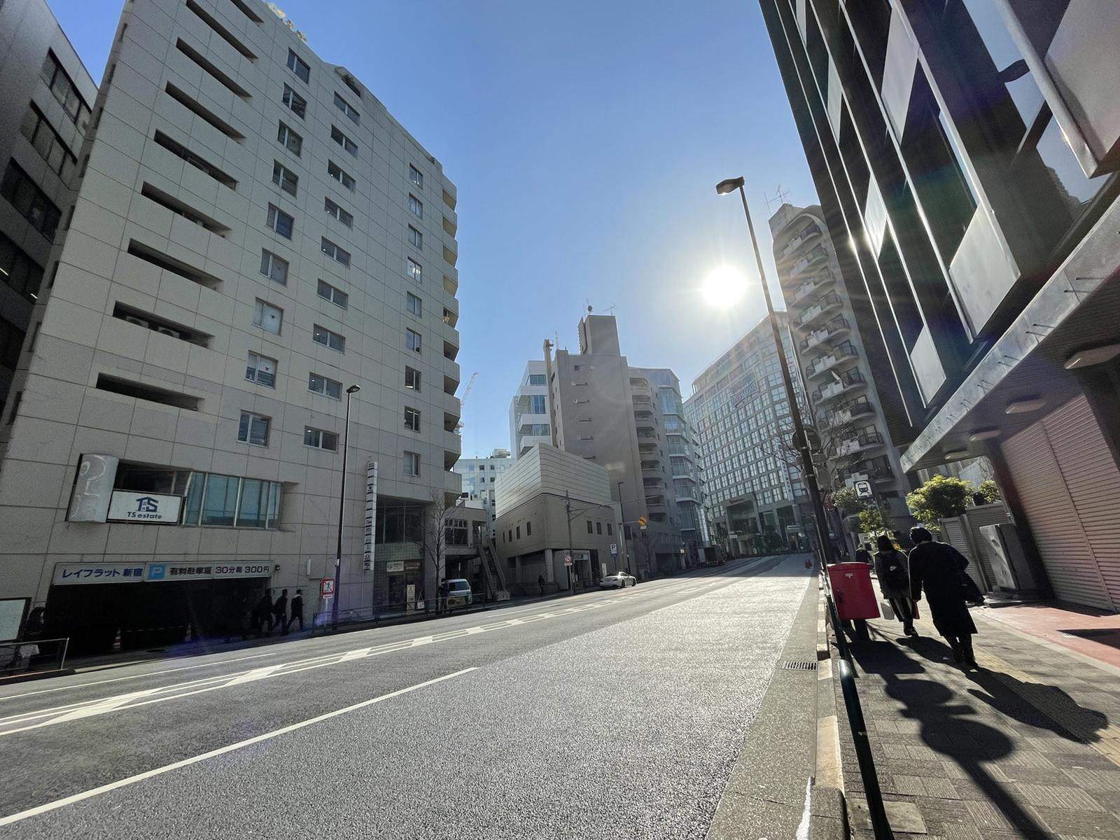 相模ビル前面の通り