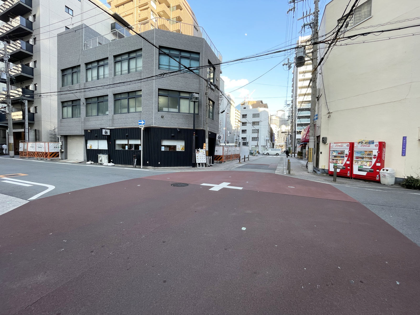 JMFビル大阪福島01前面の通り