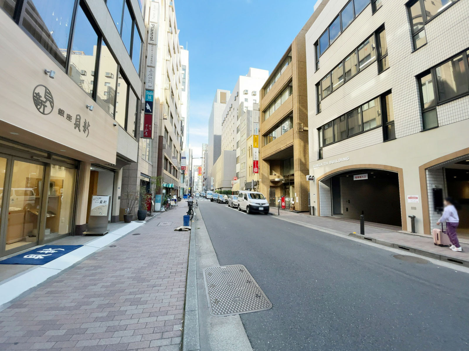 銀星ビル前面の通り
