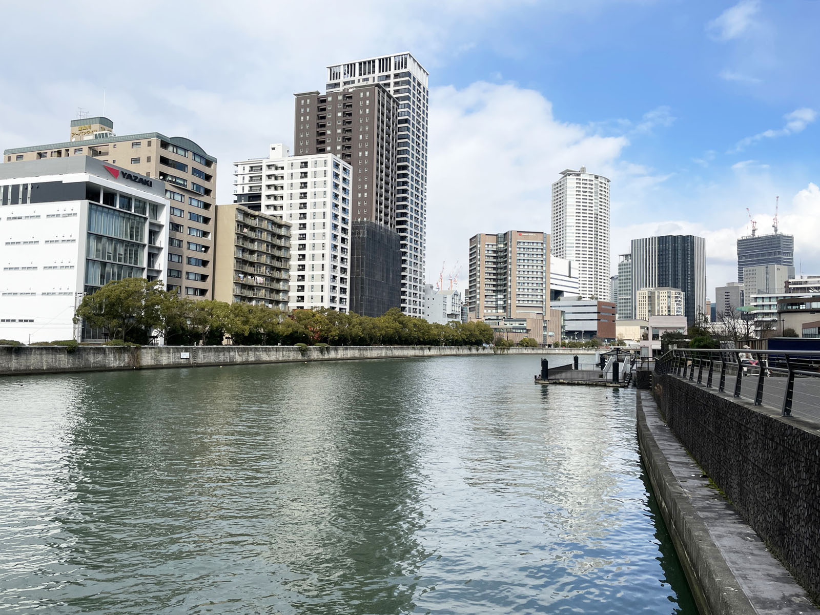 近くの土佐堀川