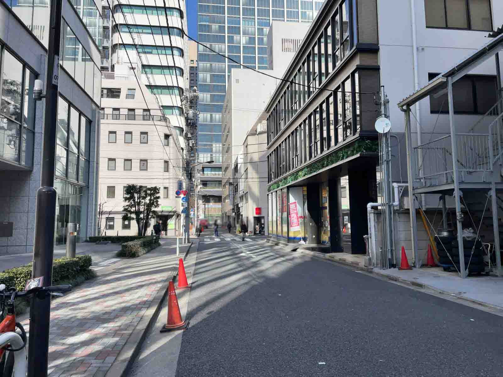 北村ビル前面の通り