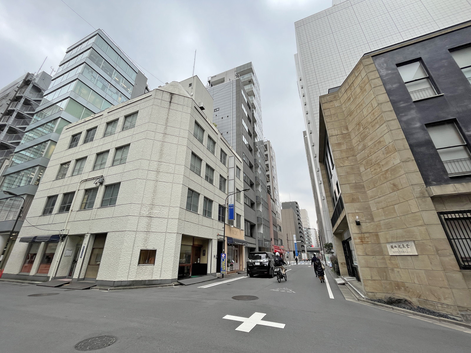 MY京橋ビル前面通り