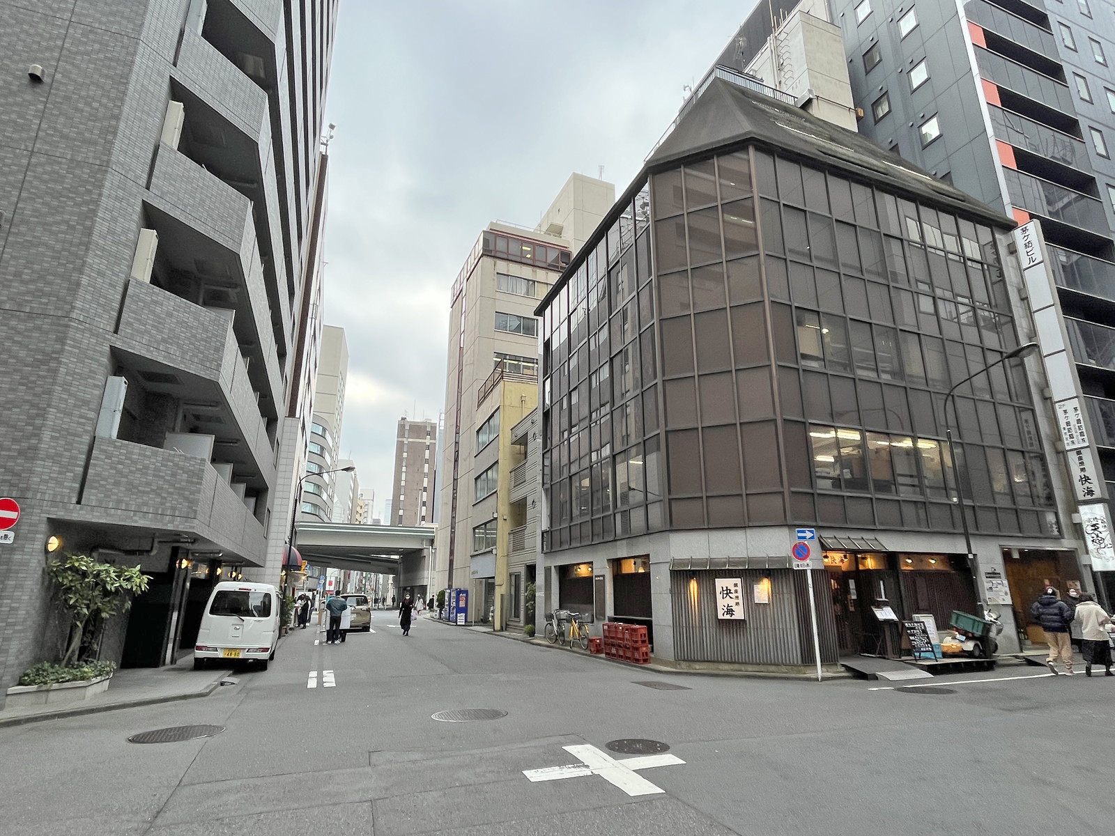 東宣ビル前面通り