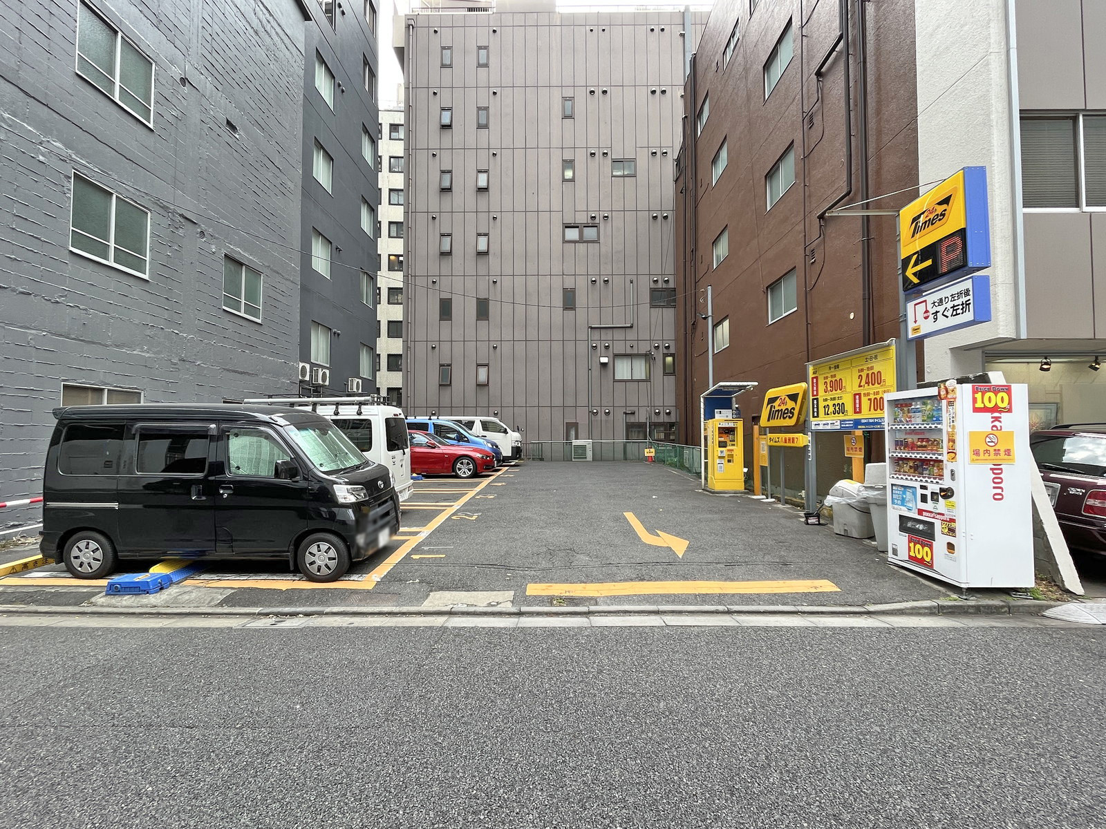 隣のコインパーキング