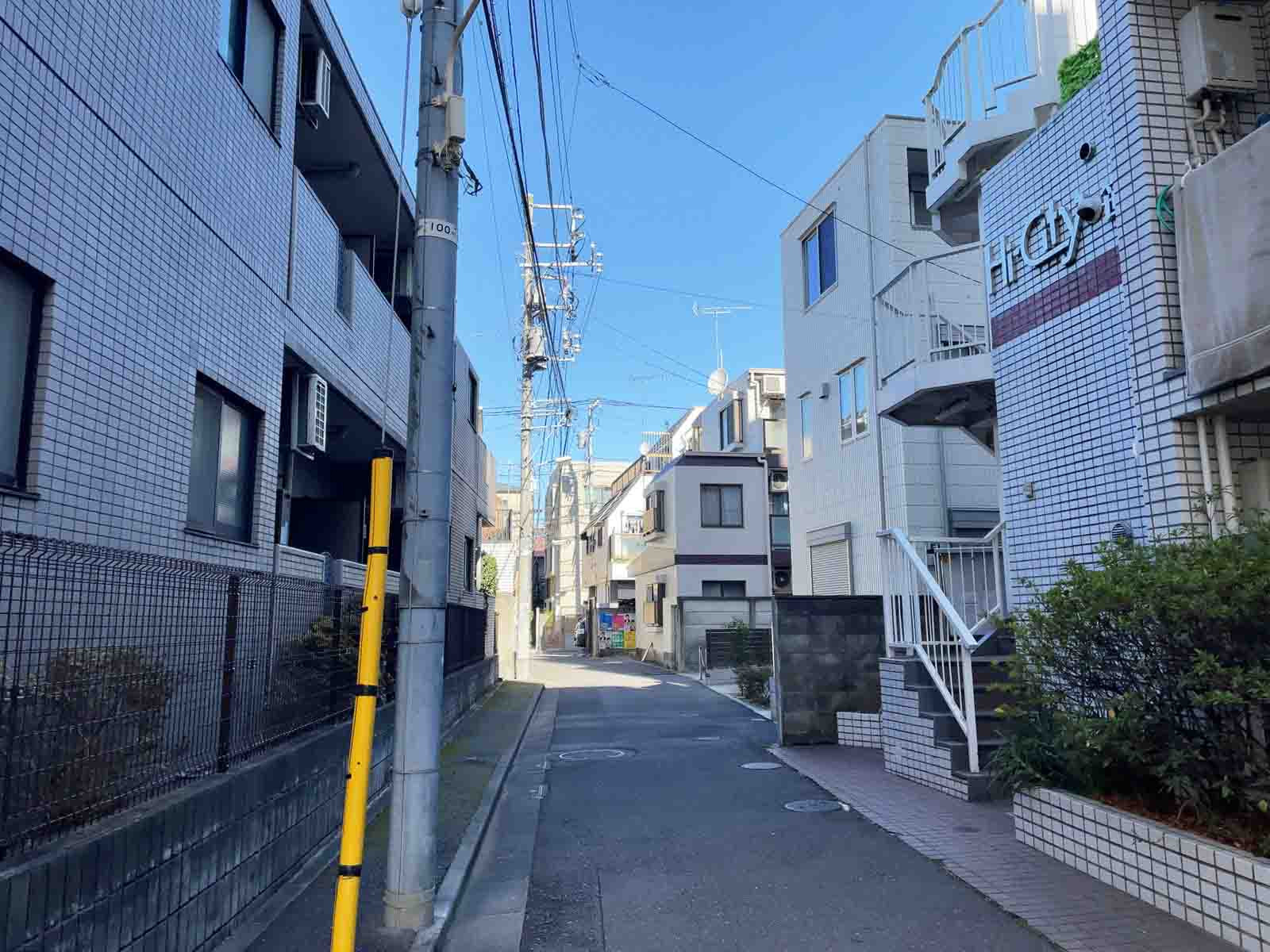 渡邉ビル前面の通り