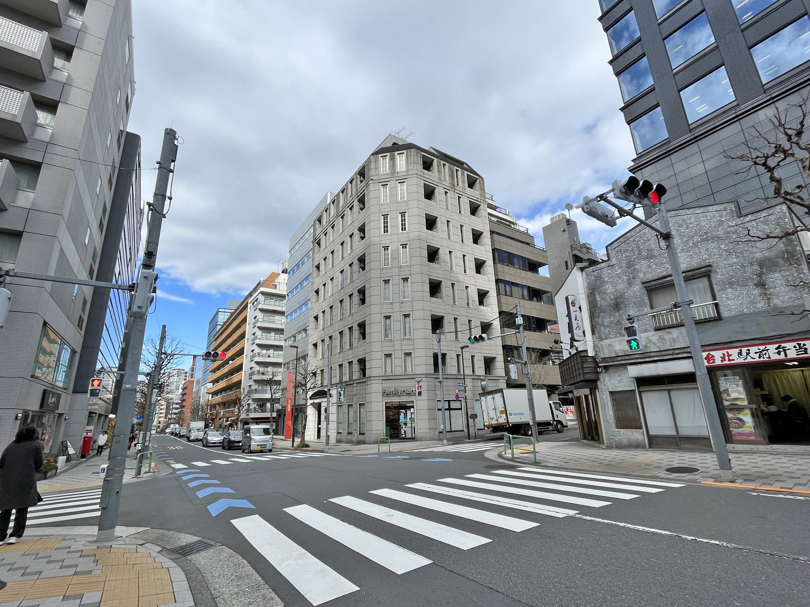 VORT半蔵門前面の半蔵門駅通り