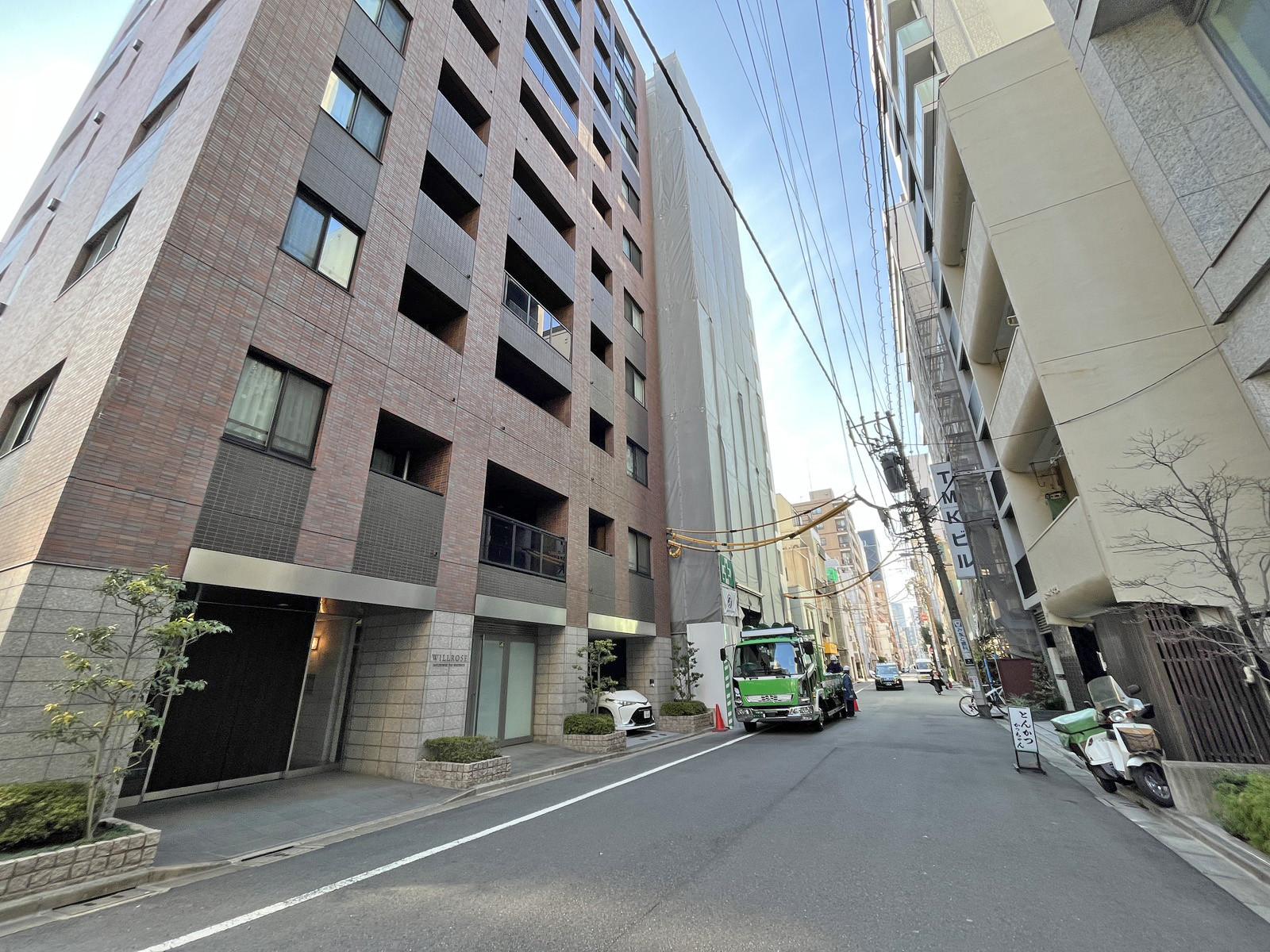 フドウ八丁堀ハイツ前面通り
