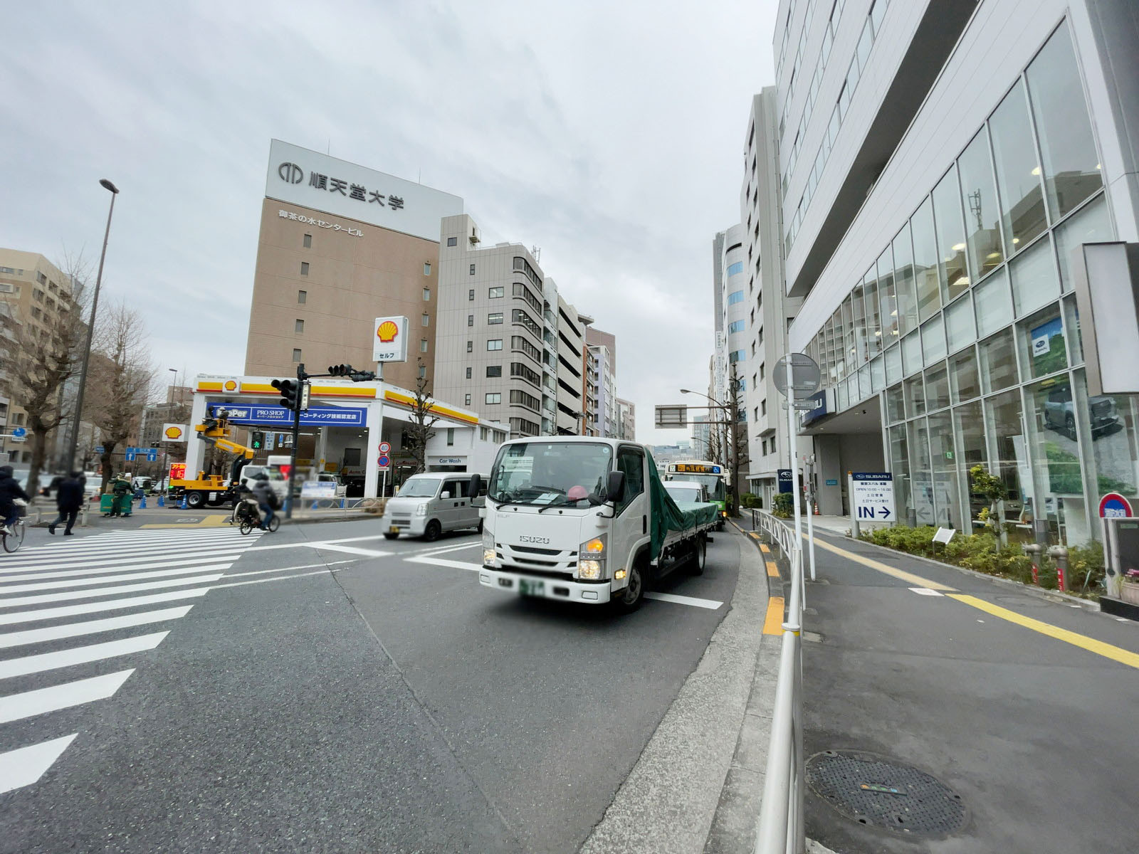 湯淺ビル前面の通り