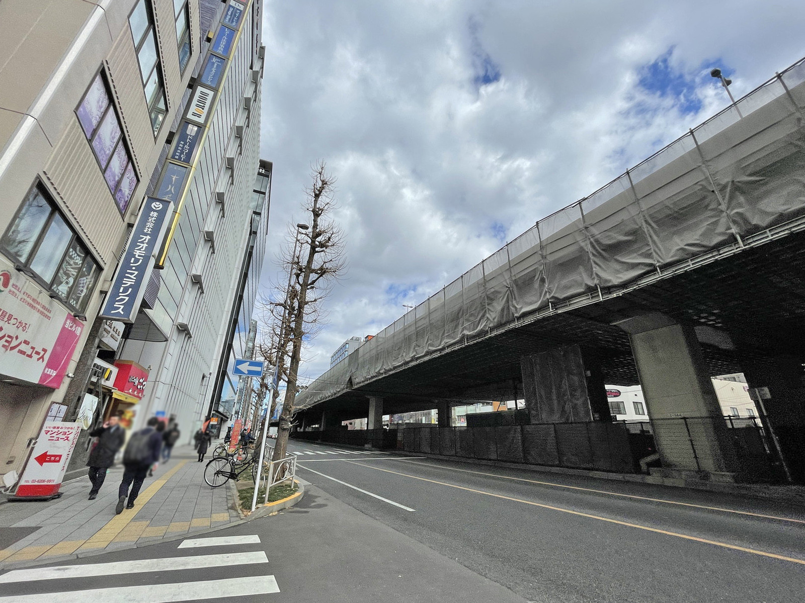 大野ビル前面の通り
