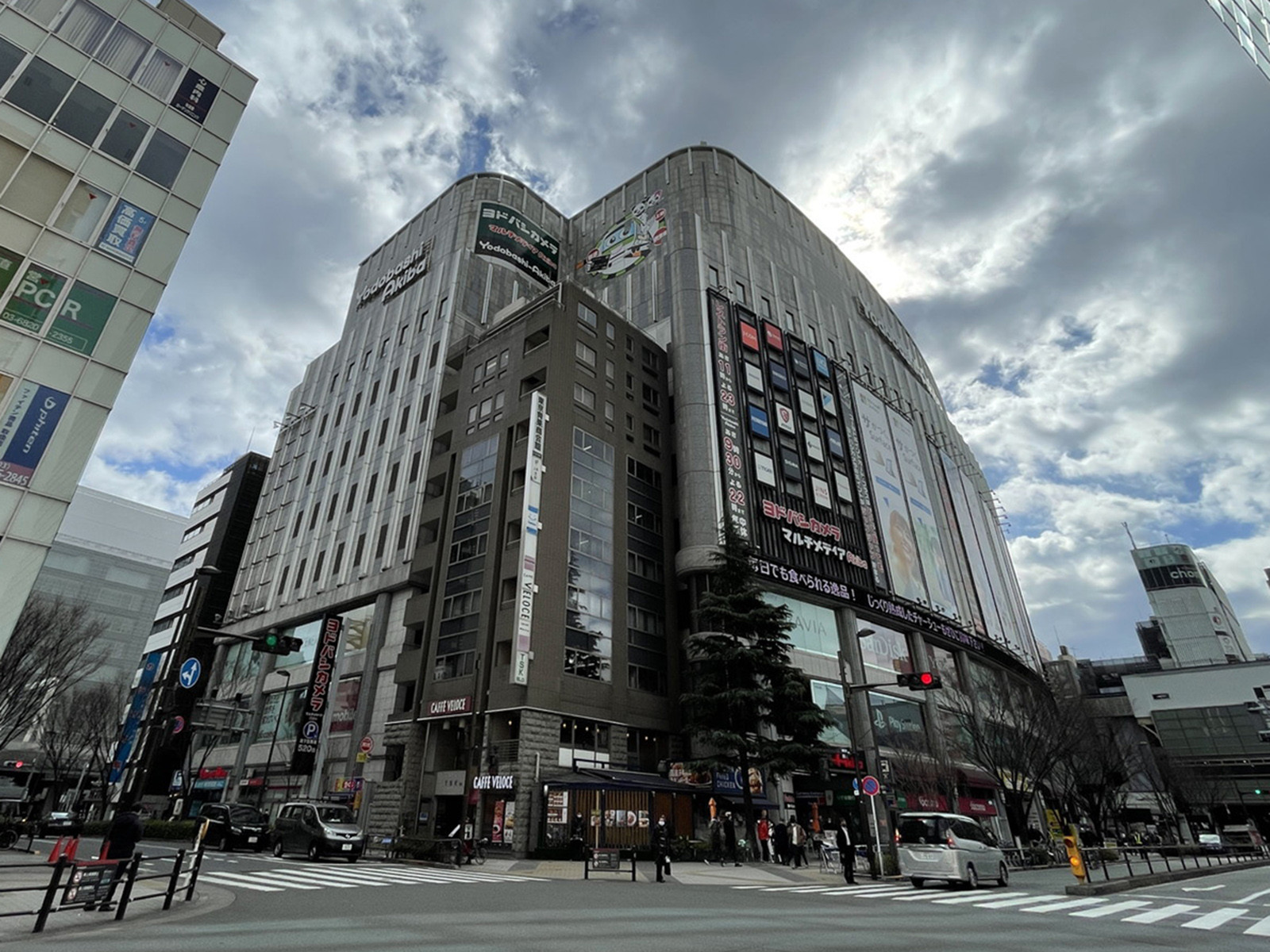 至近のヨドバシカメラマルチメディアAkiba