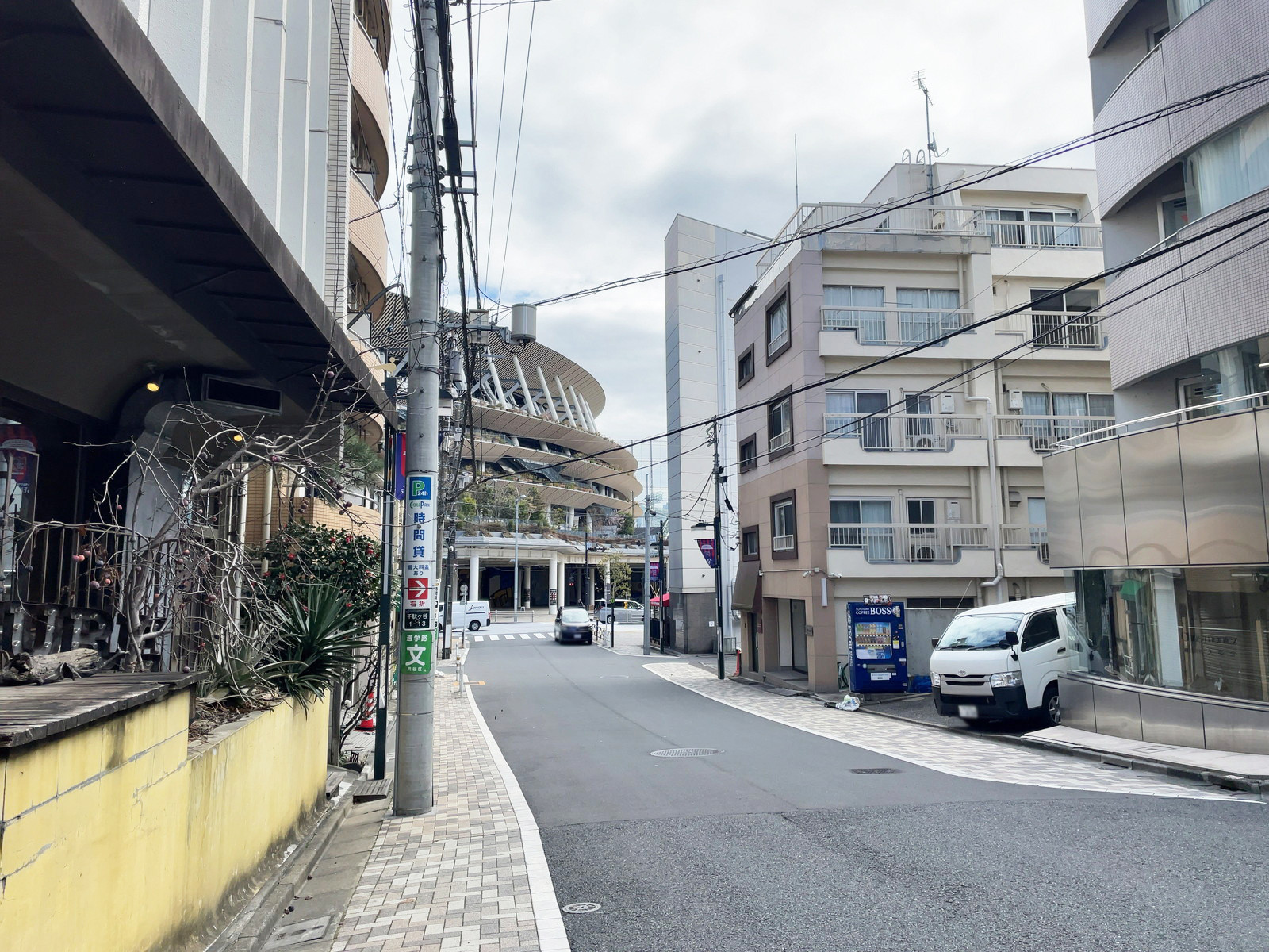 CHARI千駄ヶ谷前面の