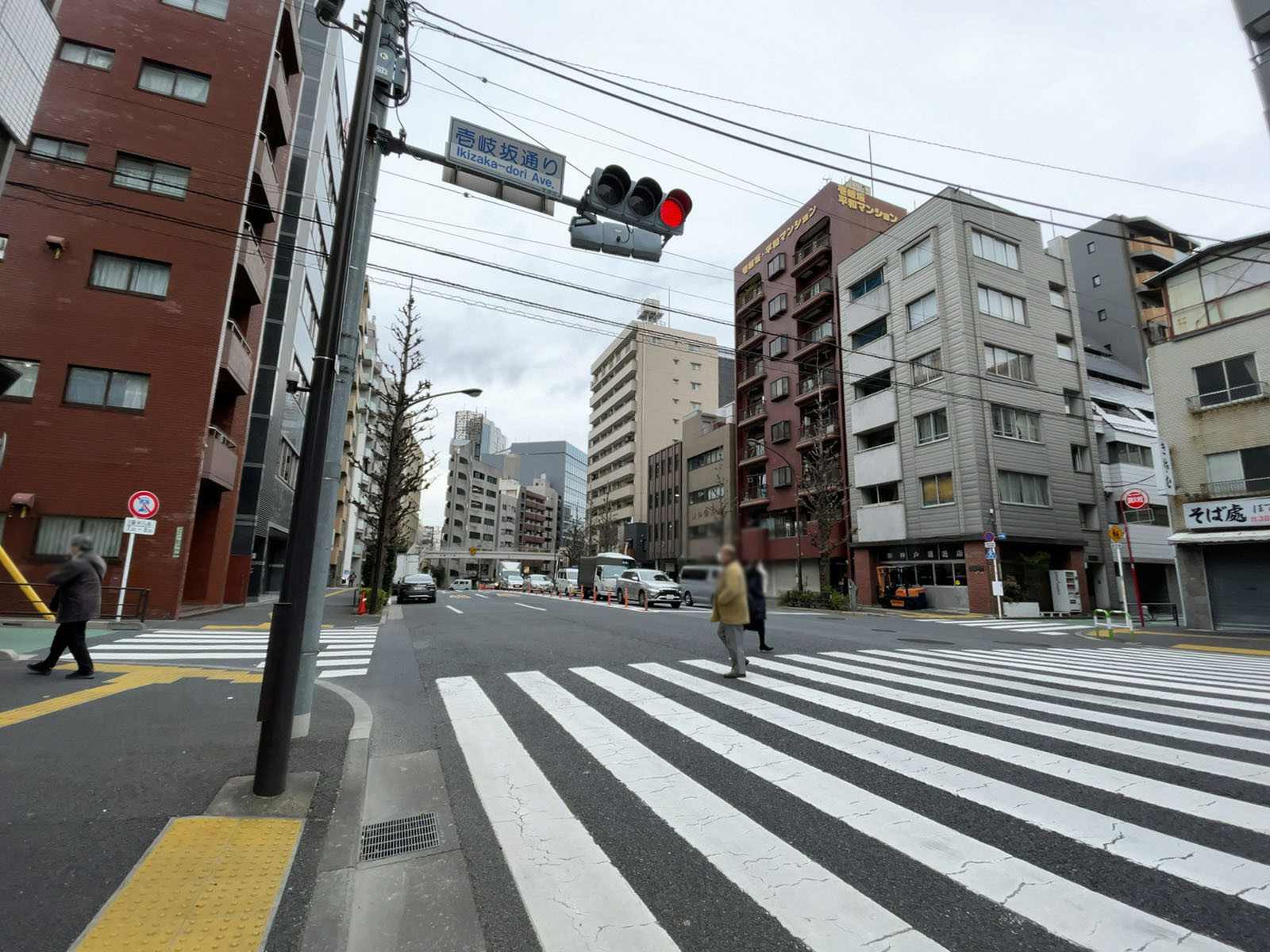 第二大平ビル前面の通り