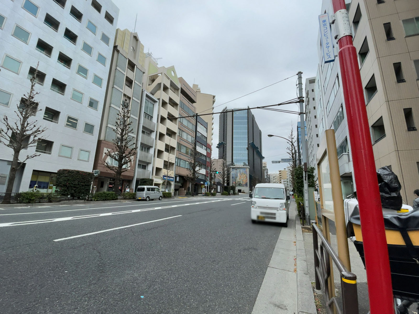 朋和ビル前面の通り