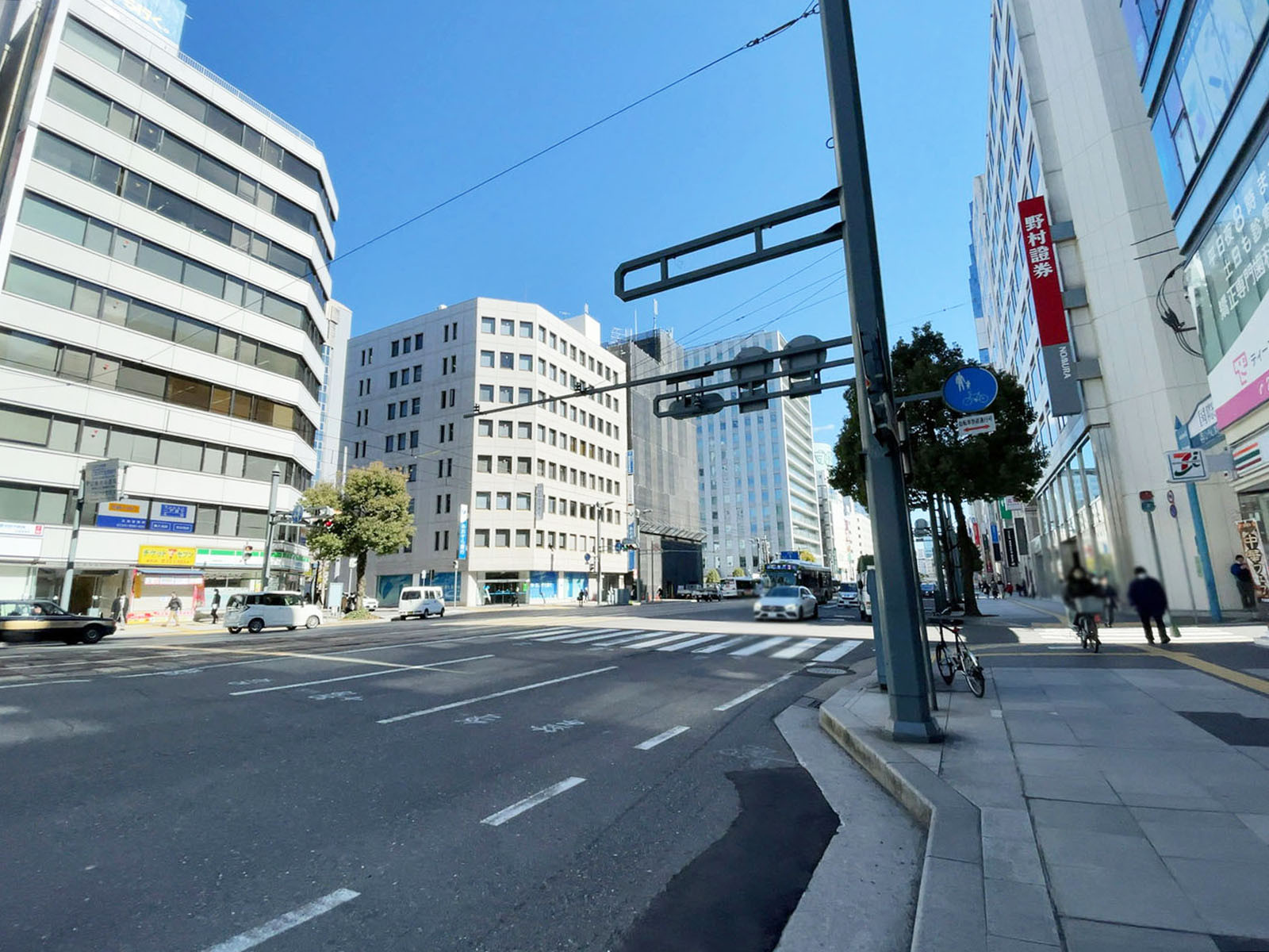 広島ミッドタウンビル前面の通り