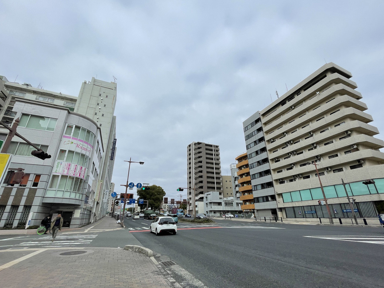 山陽ビル本館前面の新広島バイパス