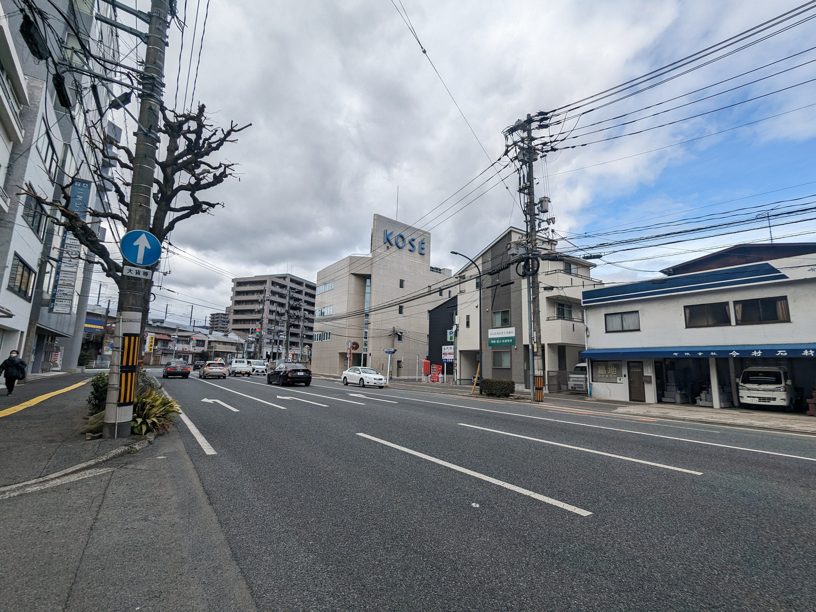 PLUS BLD FTB前面の二葉通り