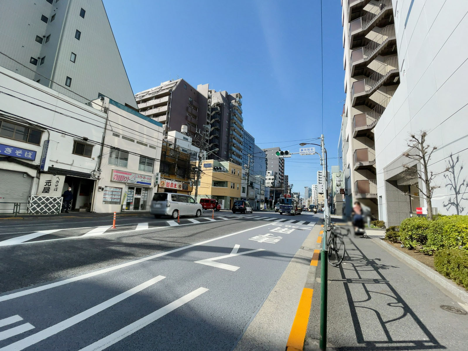 杏林ビル前面の通り