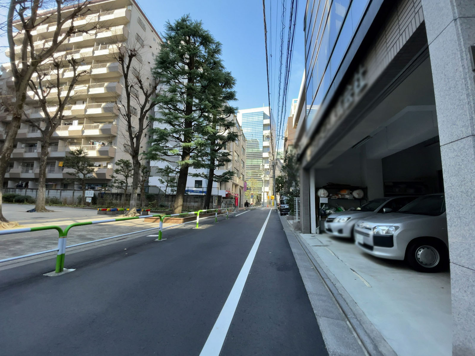 三友ビル前面の通り