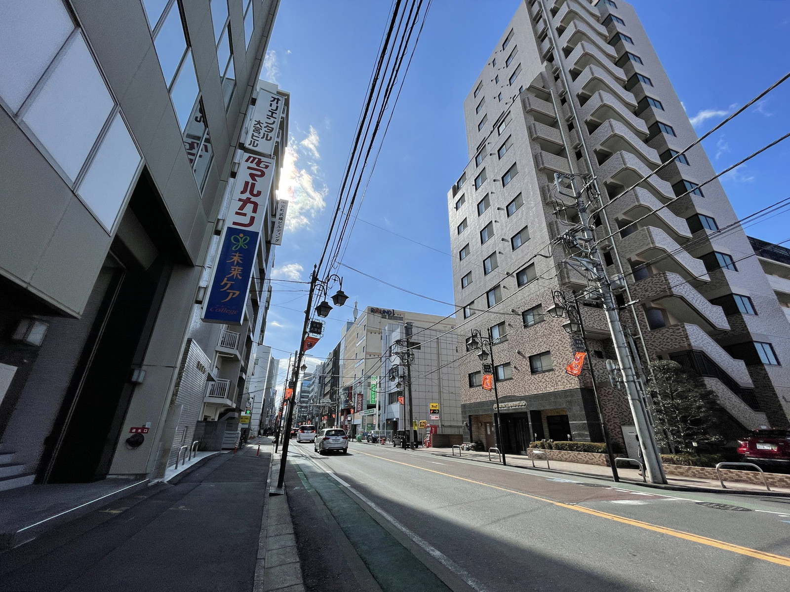 宮町武蔵ビル前面の通り