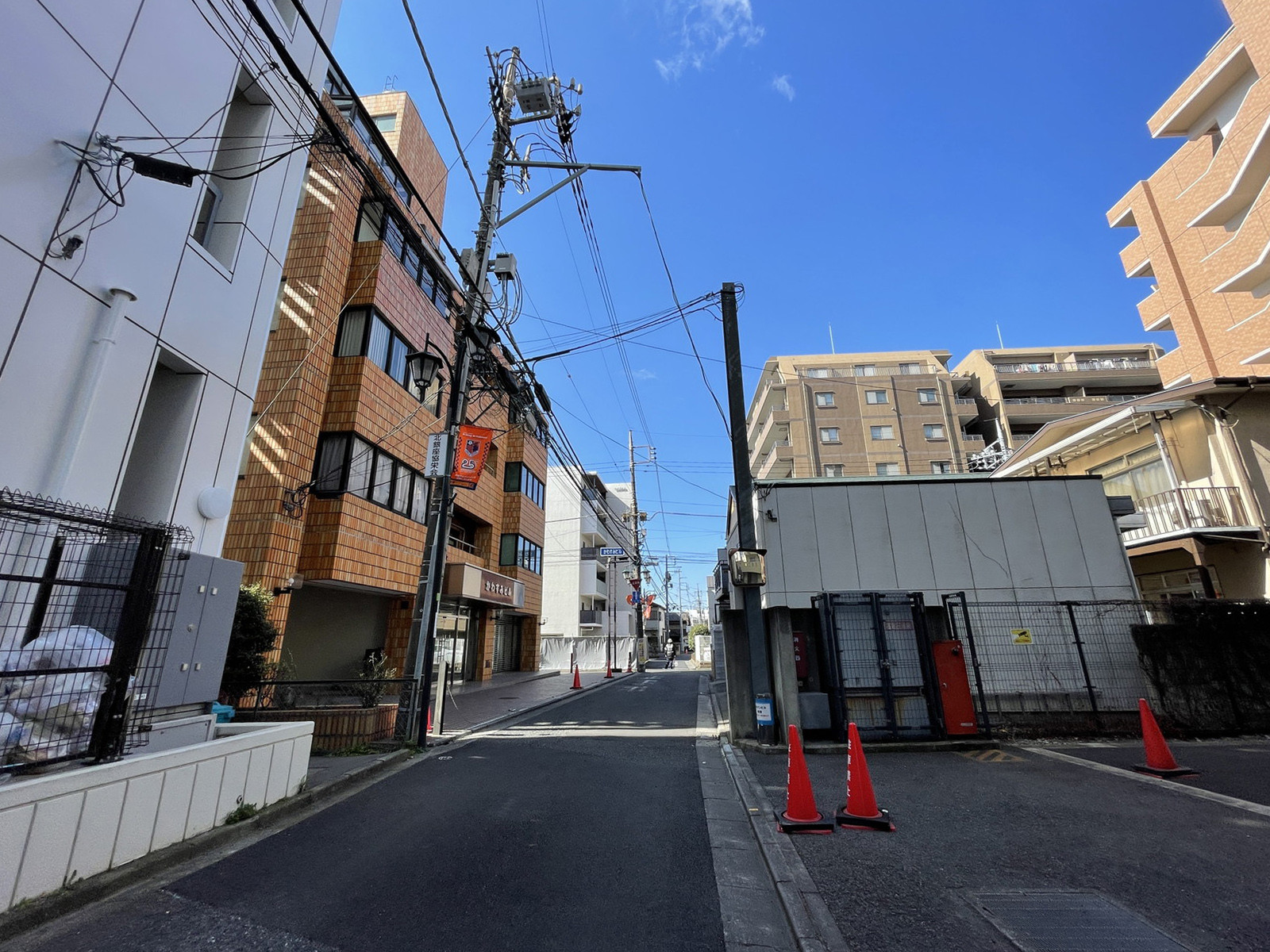 かわすみビル前面の通り