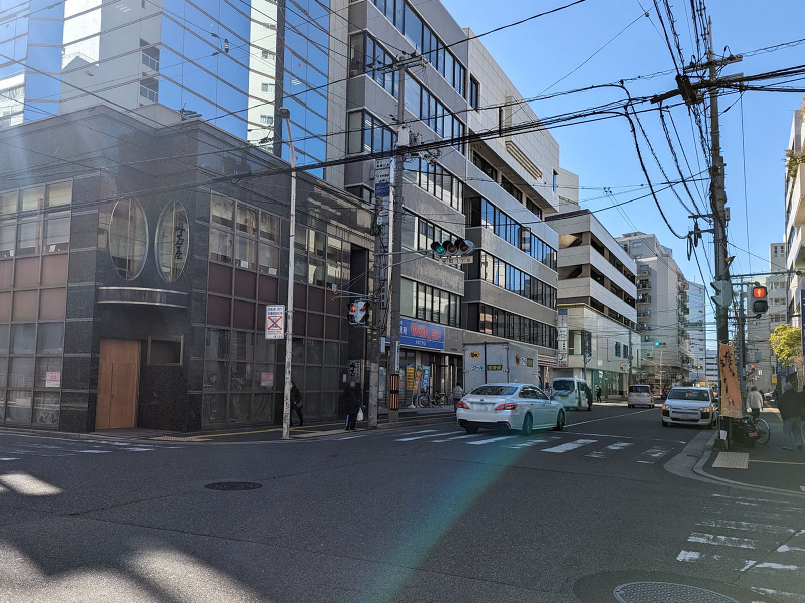 第4寺岡ビル前面の通り