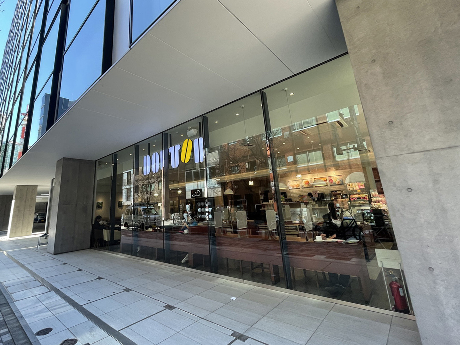 徒歩1分のドトールコーヒーショップ神田南口店