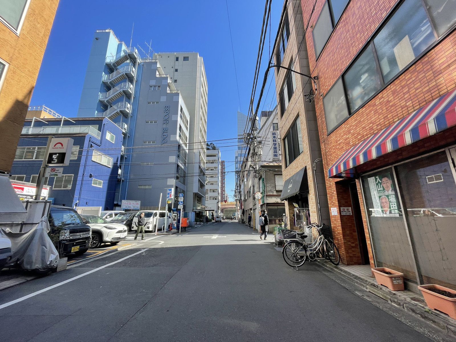 神田東栄ビル前面の通り