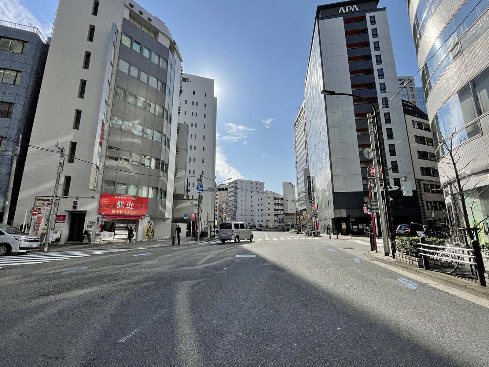 Kamata INA Building前面の通り