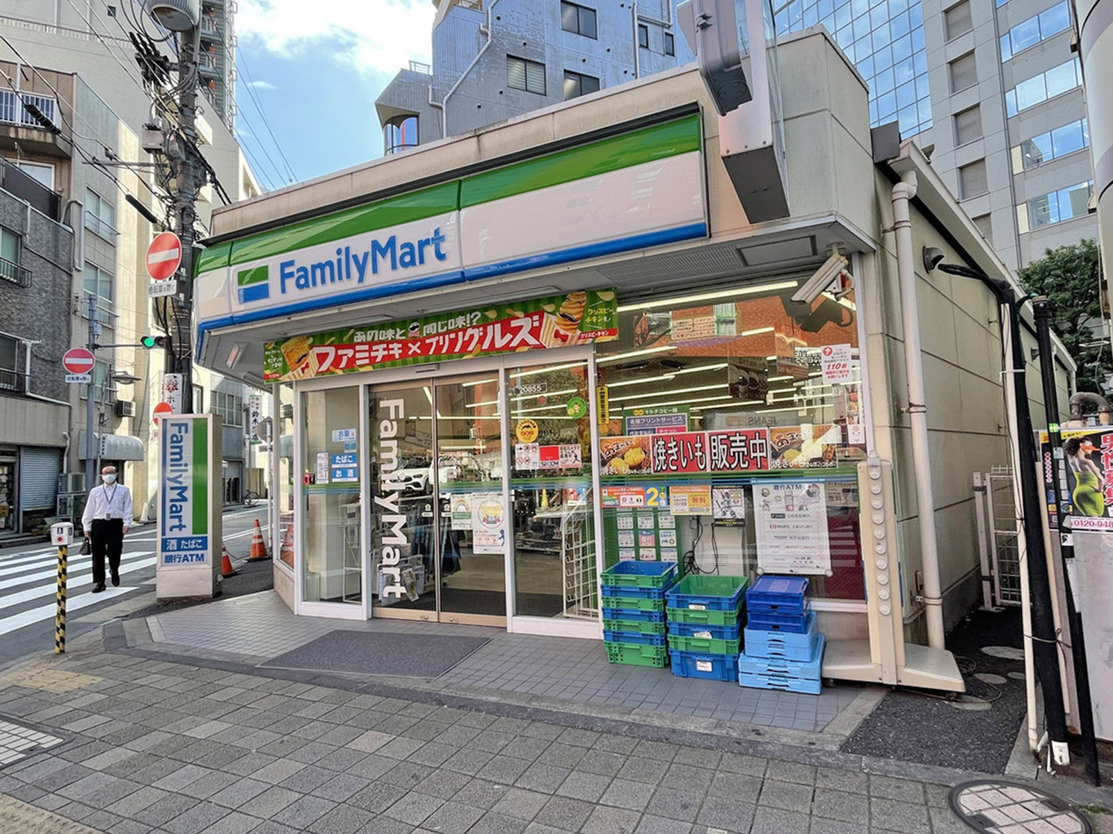 徒歩1分のファミリーマート蒲田駅東店