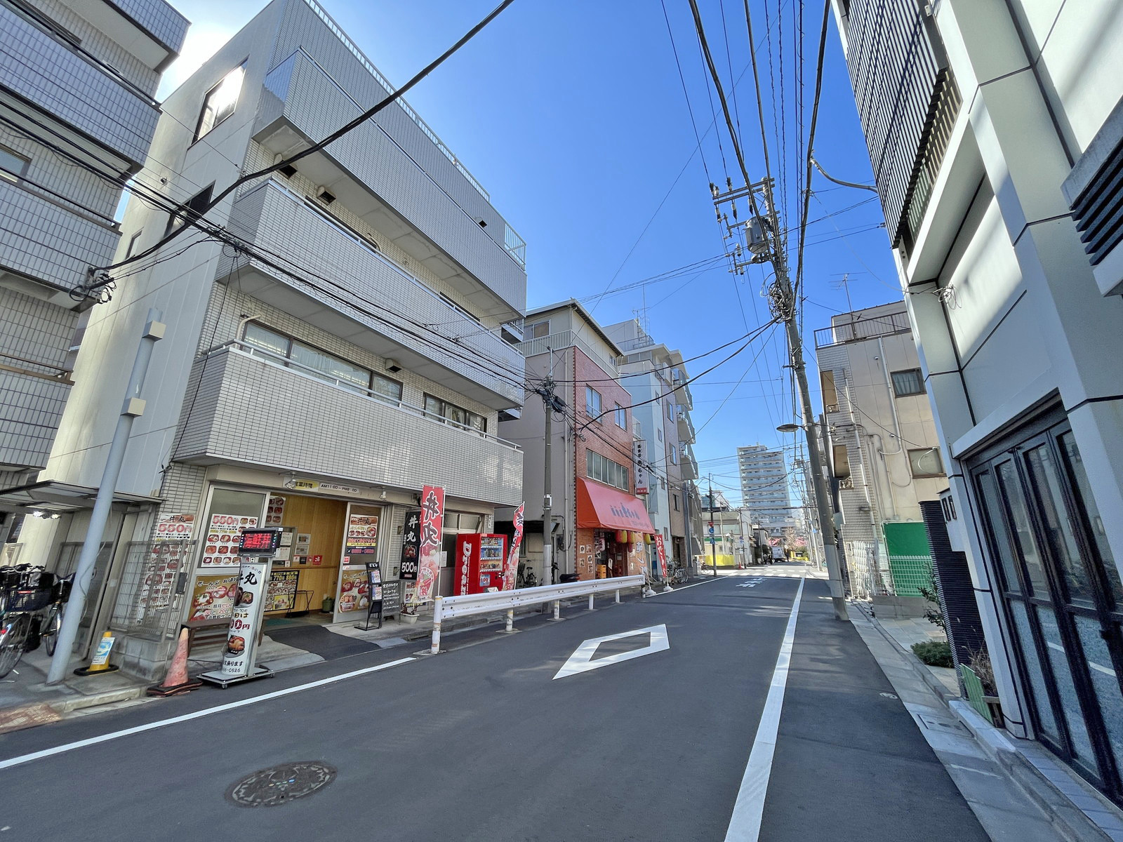 吉田ビル前面通り
