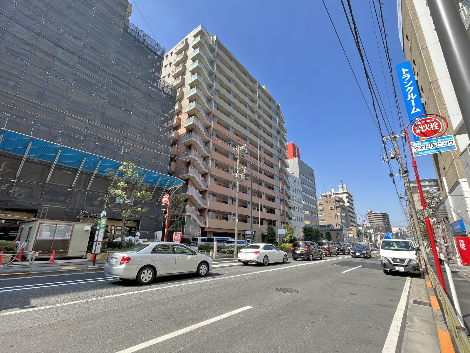NKビル新大塚前面の春日通り