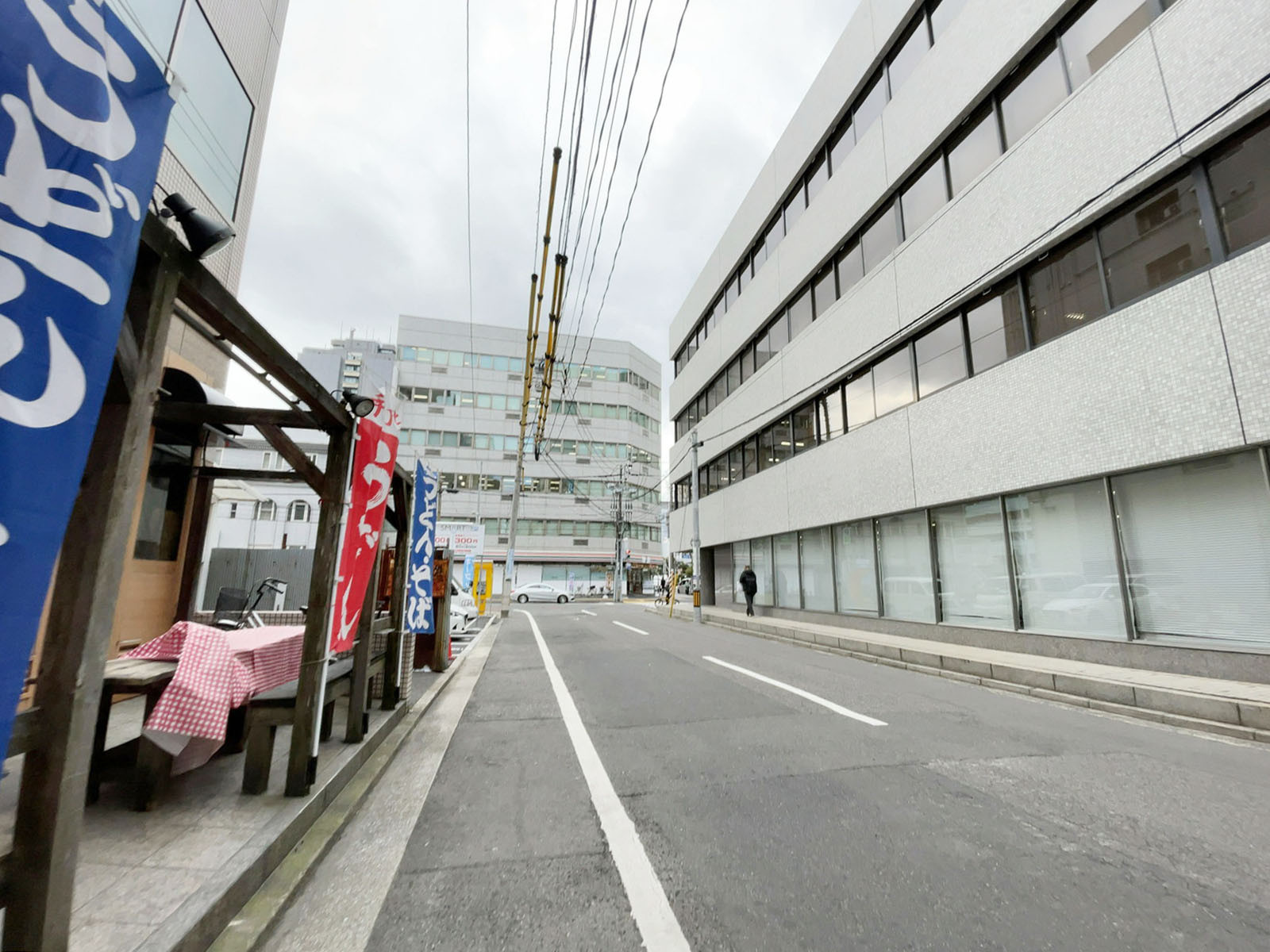 アセンド八丁堀前面の通り