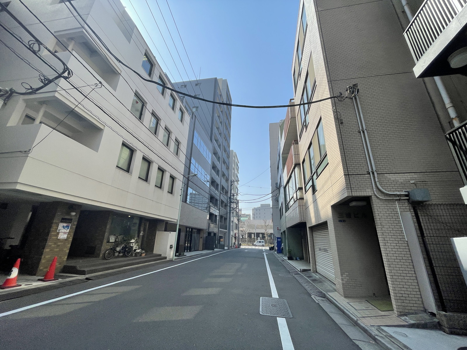 ナカシゲビル前面の通り