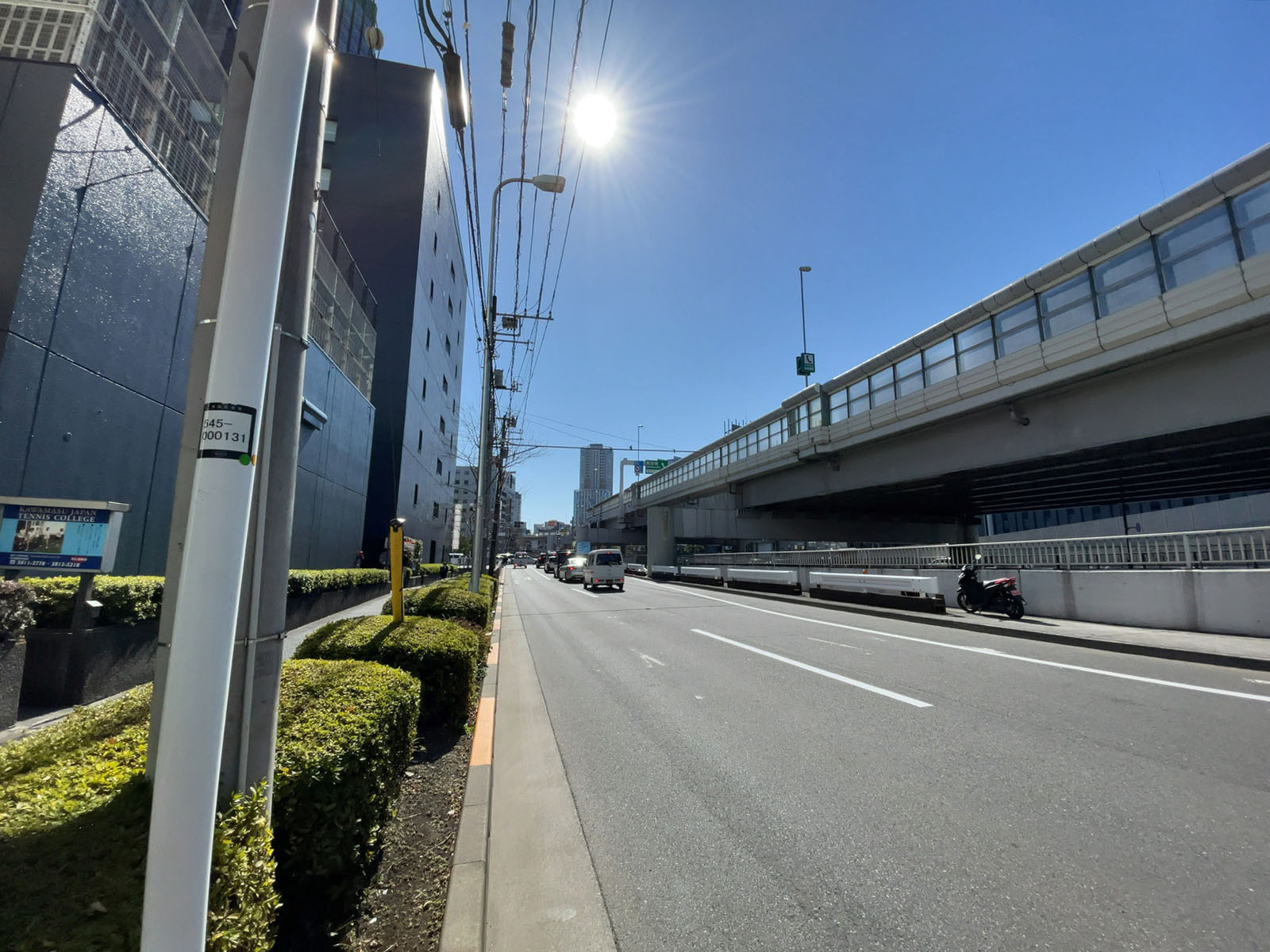 飯田橋尚学ビル別館前面の通り