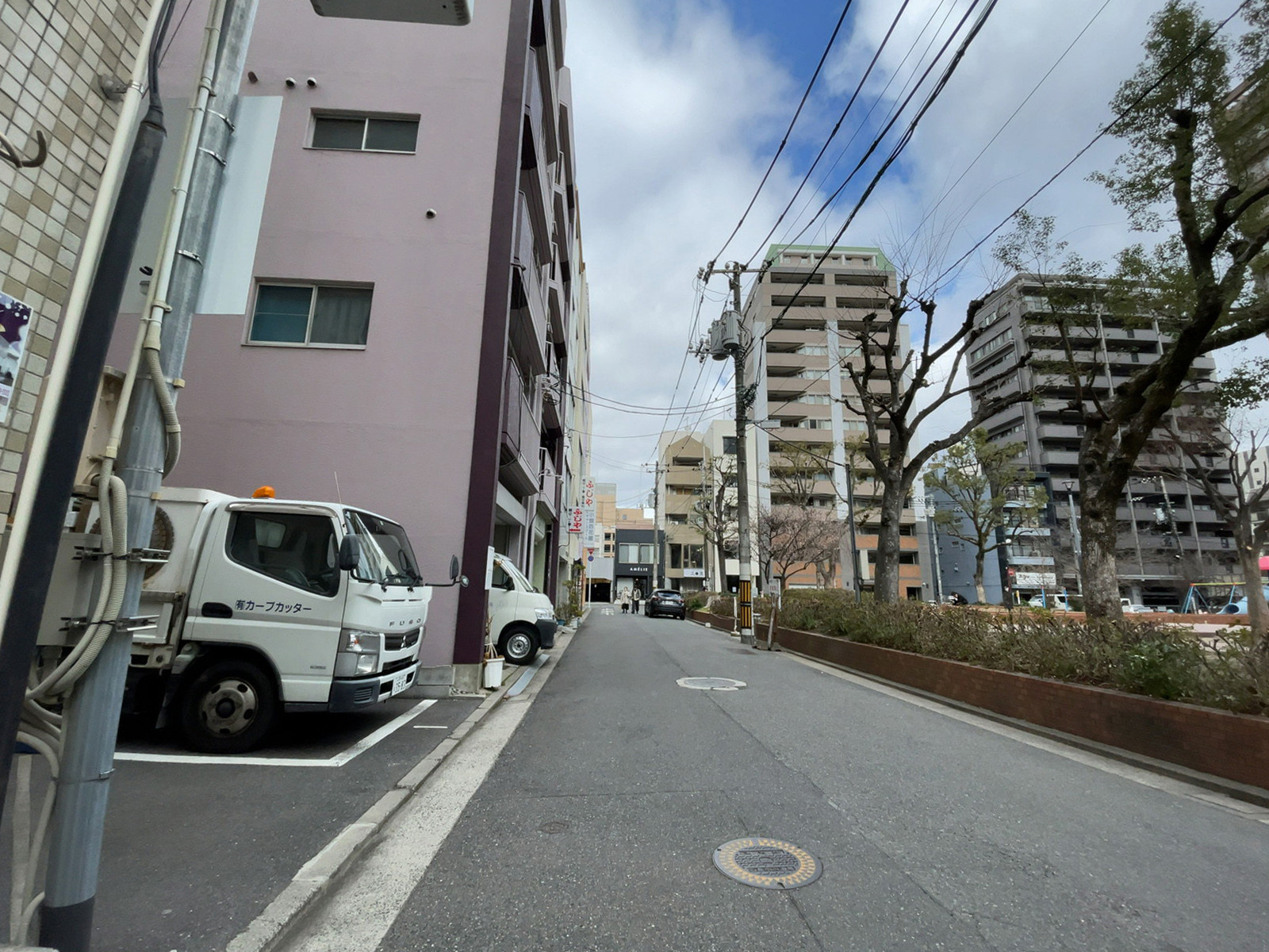 幟パークハイツ前面の通り