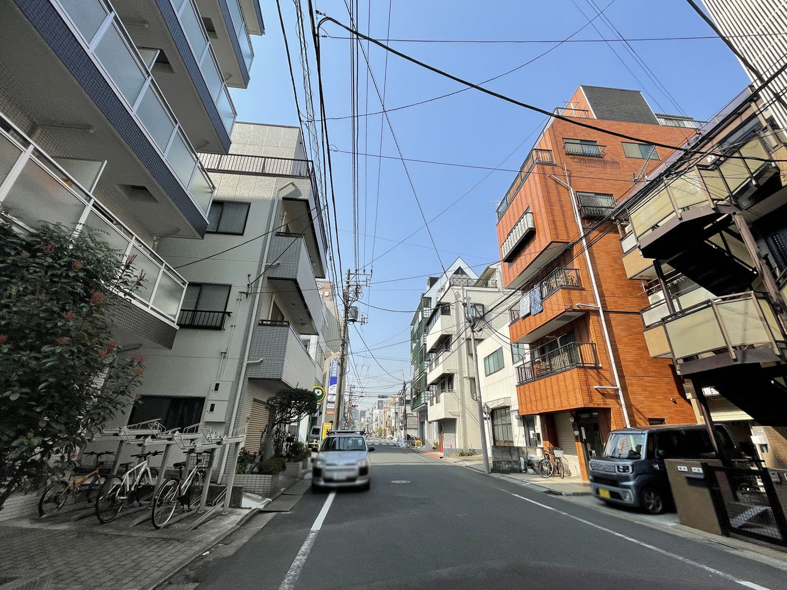 ニッセヰ事務所前面の通り