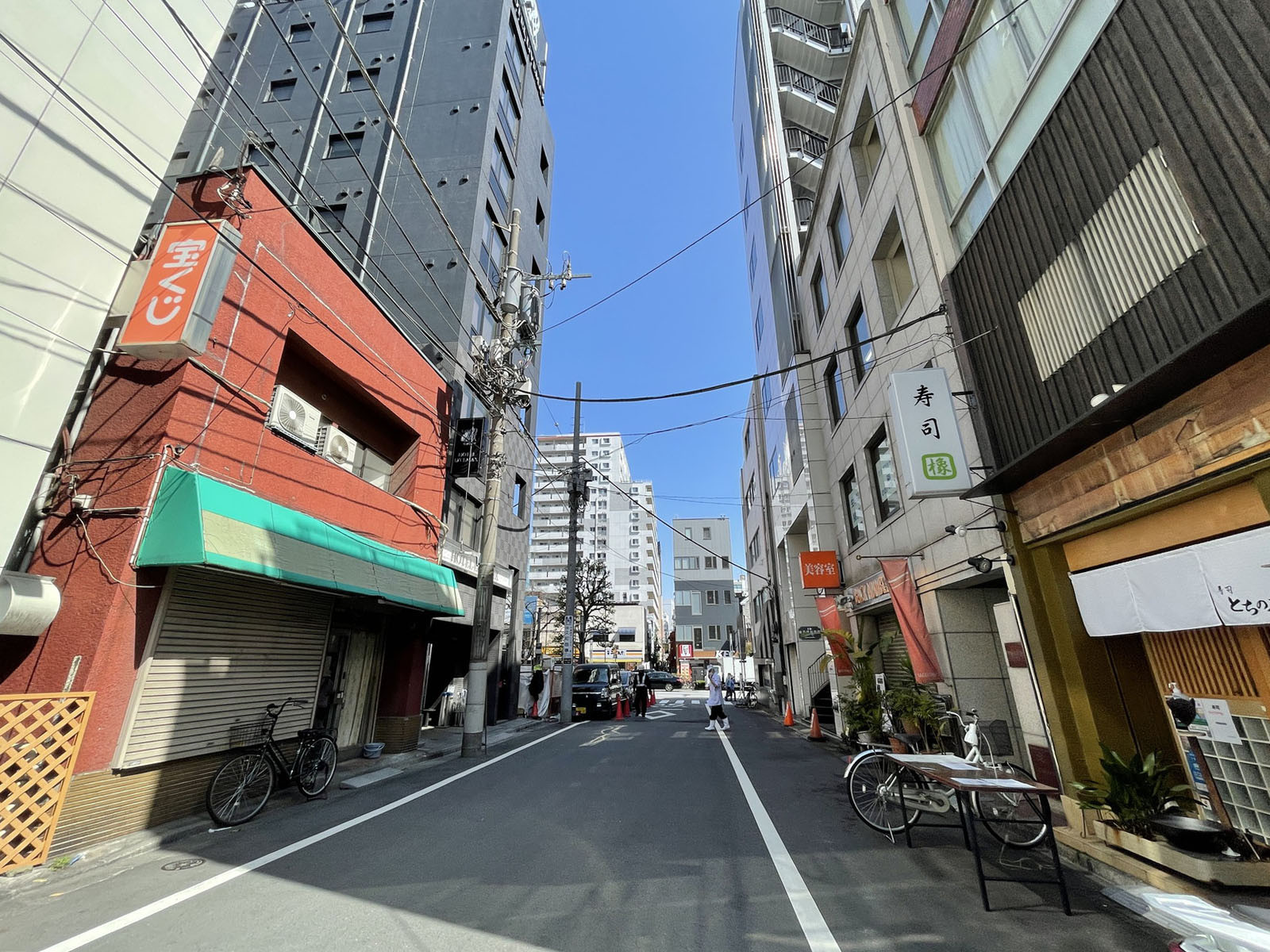 TK人形町ビルディング前面の通り