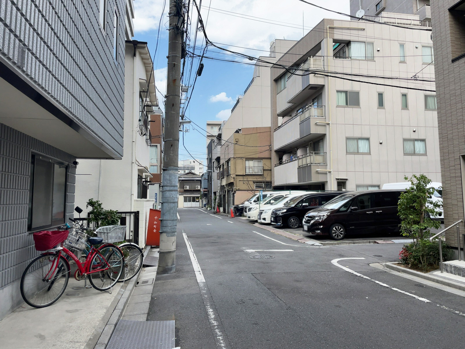 斎藤ビル前面の通り