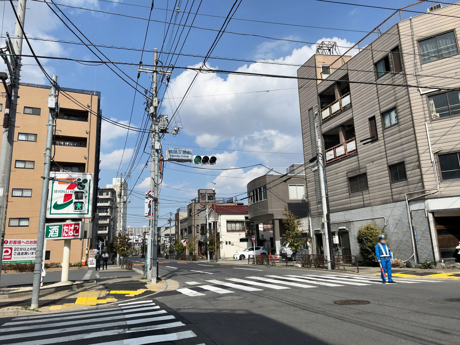 近くの玉姫稲荷神社通り