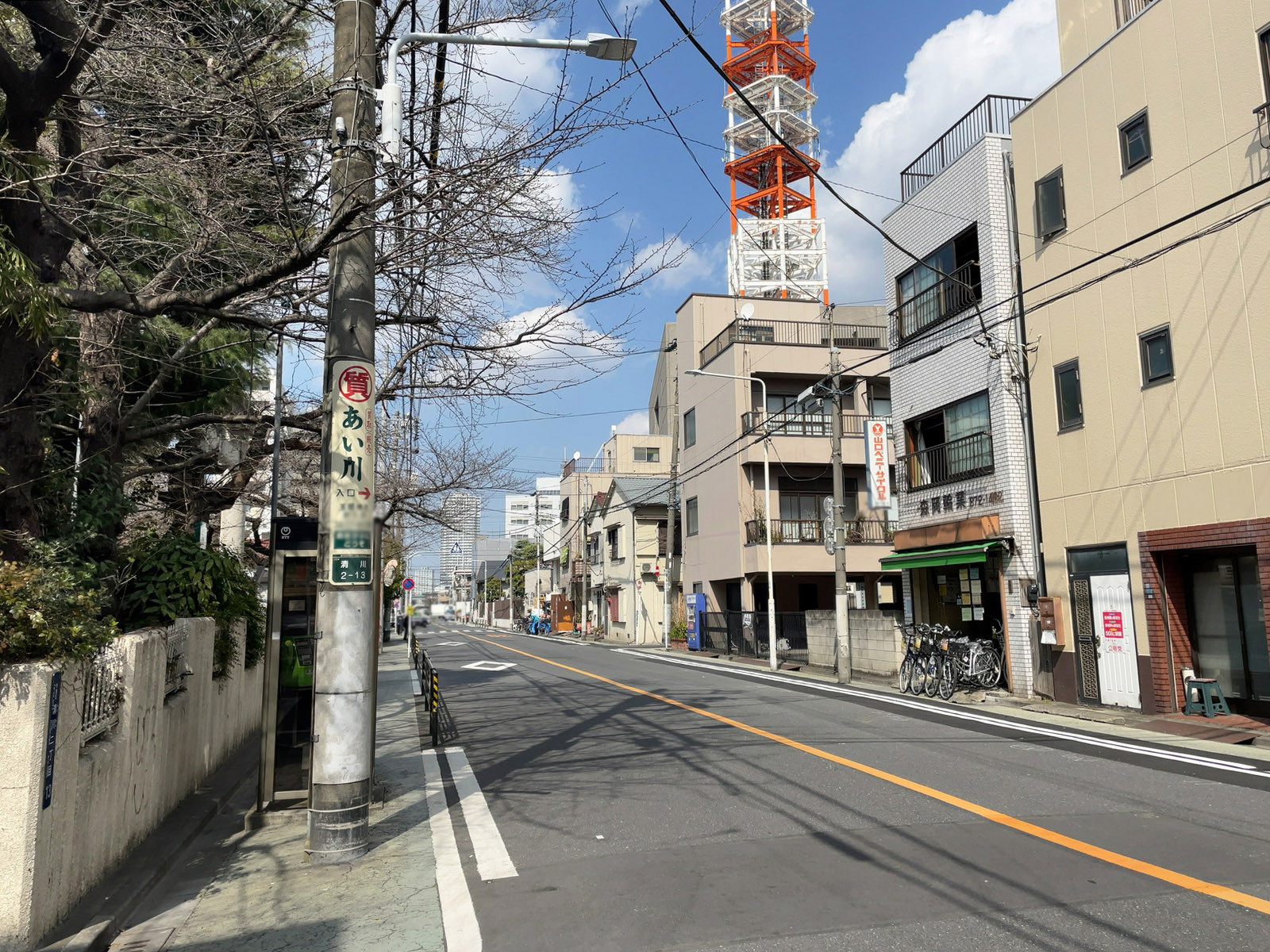 周辺は住宅街