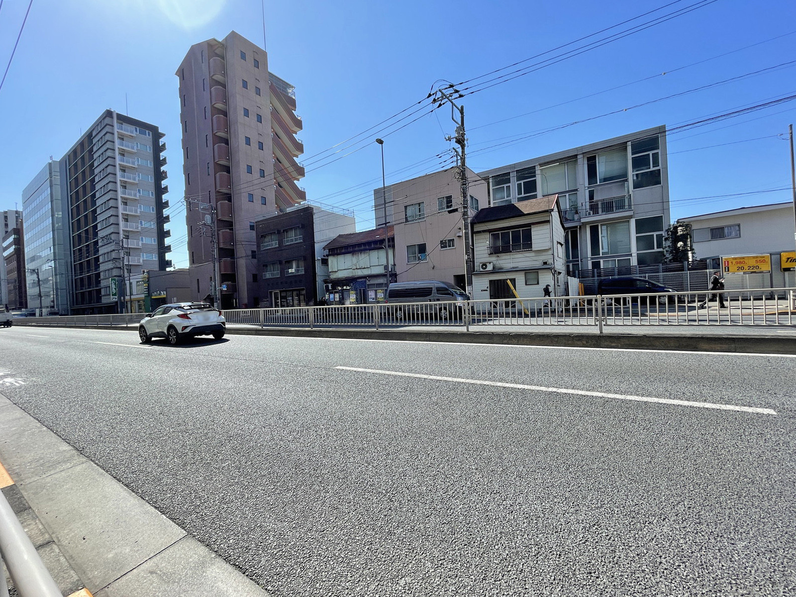 南品川JNビル前面の通り