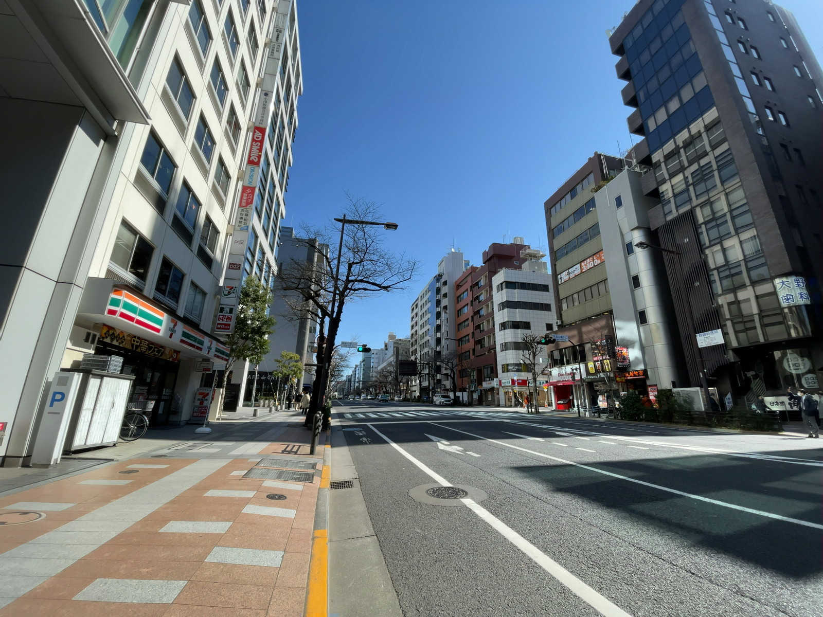 近くの靖国通り