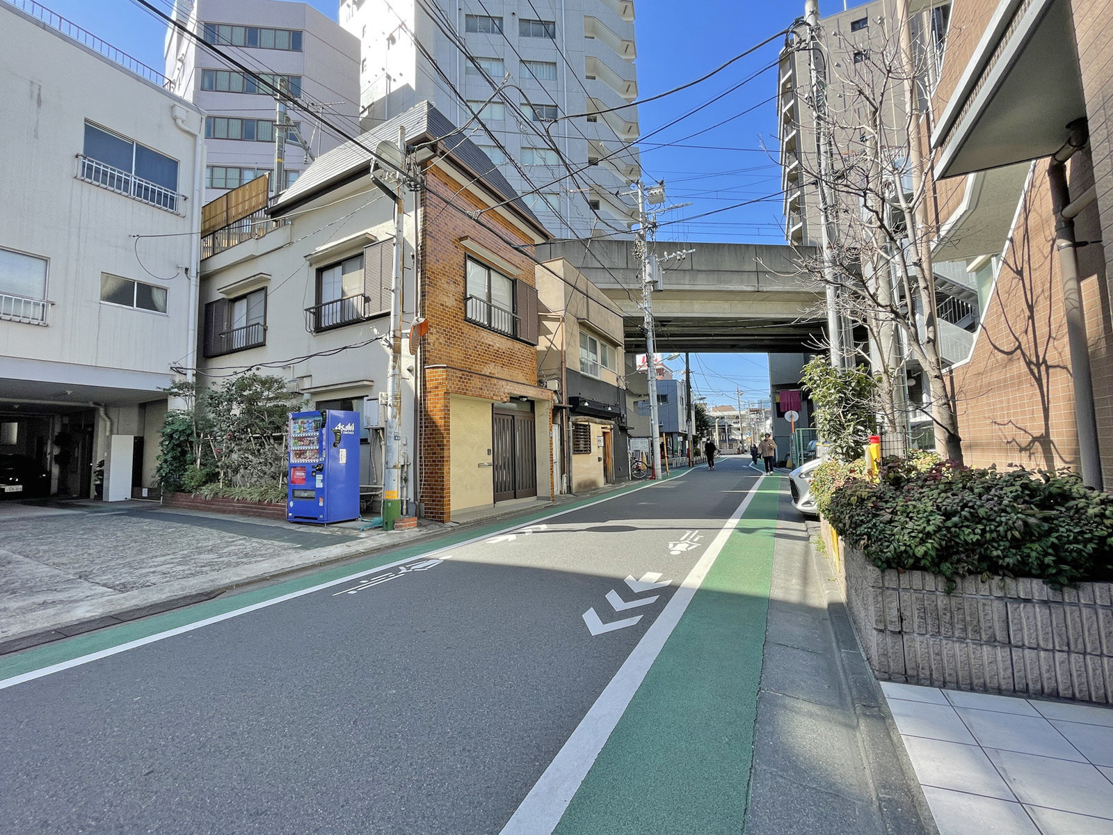 青物横丁井門ビル前面の通り